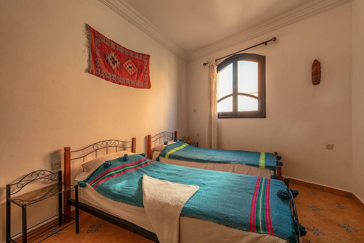 Bed and Breakfast Salt House Morocco - Surf & Yoga Camp à Tamraght Extérieur photo